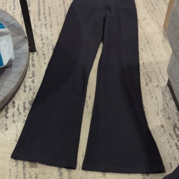 Lululemon reversible Groove Pant (Reg) Black / White / Raspberry / solid blk EUC - Picture 7 of 12